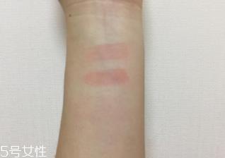 ysl圣罗兰镜面唇釉#12评测 草莓粉软妹神器