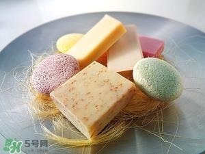 手工皂洗脸好吗？手工皂和洗面奶哪个好？