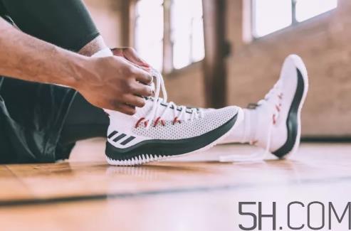 adidas dame 4多少钱？阿迪达斯利拉德四代上脚效果