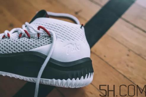 adidas dame 4多少钱？阿迪达斯利拉德四代上脚效果