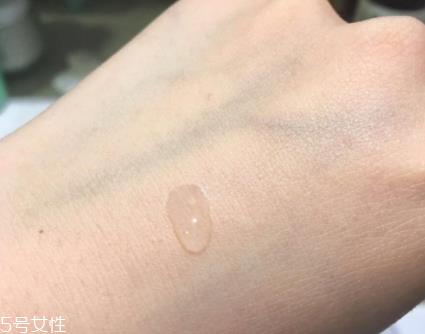 乐敦CC能涂在痘痘上吗？痘痘与痘印均能改善