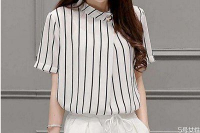 ​条纹服装应该怎么搭配 条纹服装的搭配方法