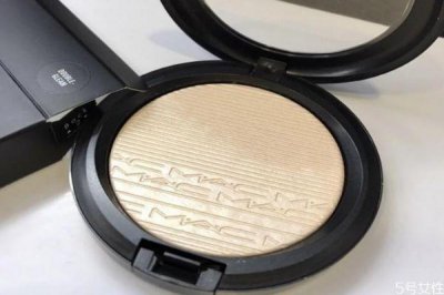 ​mac的独角兽高光和生姜高光哪一个好 生姜和独角兽对比