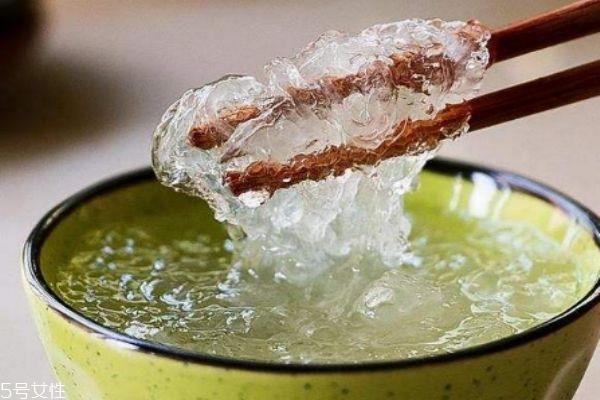 什么是燕窝呢 燕窝有什么营养价值呢