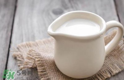 ​胃胀气可以喝牛奶吗？胃胀气喝牛奶会怎样？