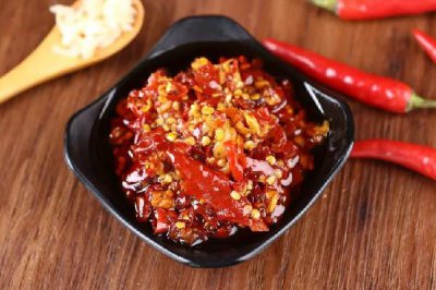 ​辣椒酱可以用塑料瓶子装吗 辣椒酱用什么瓶子装比较好