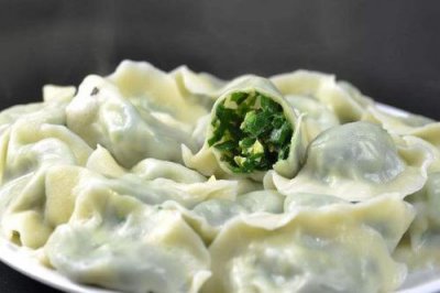​吃韭菜饺子肚子胀气的原因 什么人吃韭菜饺子会胀气