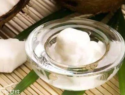 椰子油是什么颜色的？有两种颜色