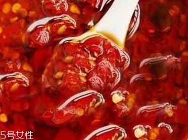 豆瓣酱和甜面酱的区别 一咸一甜