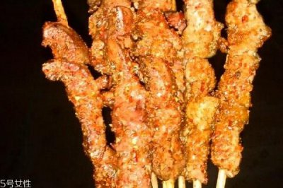​烤箱烤羊肉串的温度和时间 不同部位火候不同