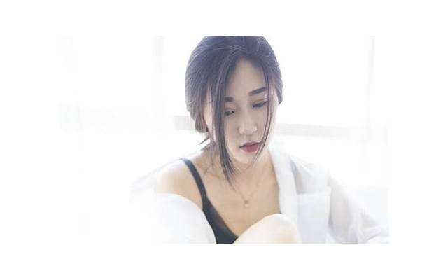  怀疑老公出轨了，他趁我不在家带女人回家