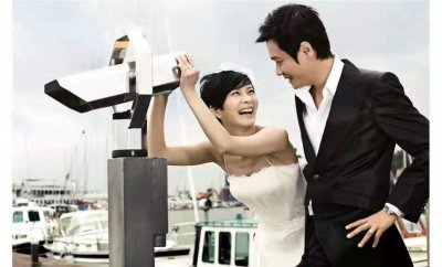 ​苏岩和罗嘉良结婚12年，两人都曾有过婚姻，所以很珍惜这段婚姻