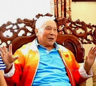 ​九一三事件发生后，海军功臣晋升副司令，后来冤枉他，受到了审查