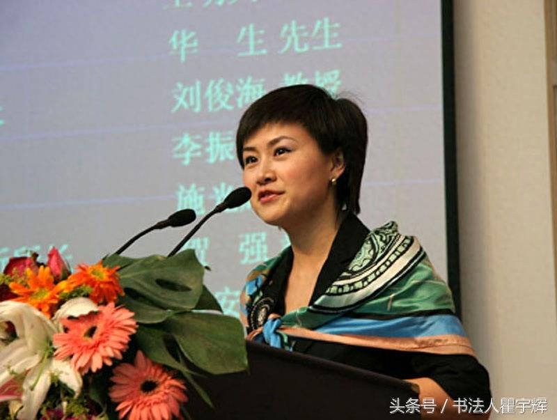 养眼，14位央视财经频道当家女主持，风采不减当年