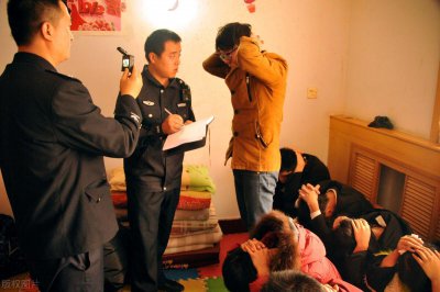 ​美丽的大学生被骗入传销窝点