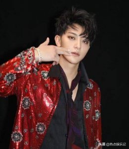 ​黄子韬微博关注了吴亦凡和鹿晗打破之前的0关注，下一个张艺兴？