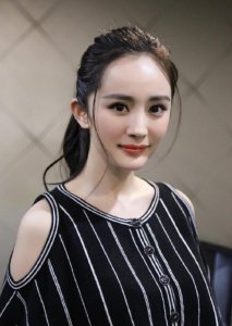 ​杨幂得罪陈凯歌？景甜被挖墙脚？春节票房哪家强？陈立农后台！