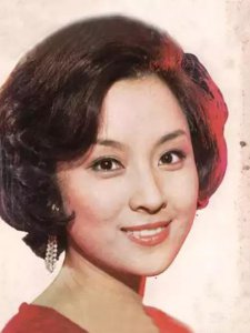 ​甄珍：第一代琼女郎，小家碧玉中的极品，美得连林青霞都自愧不如