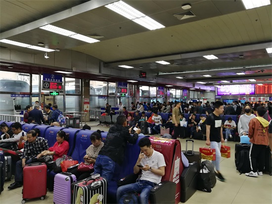 南岗客运站，省内重要的客运枢纽站，人们从这里走向远方