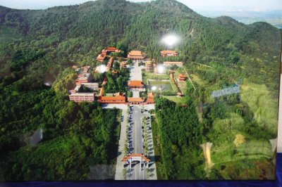 ​武汉一寺庙接受短期出家报名，大家对此有什么看法呢？