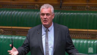​英国议员遭全网群嘲，只因为他问国民：“你们为啥不自己做饭？”