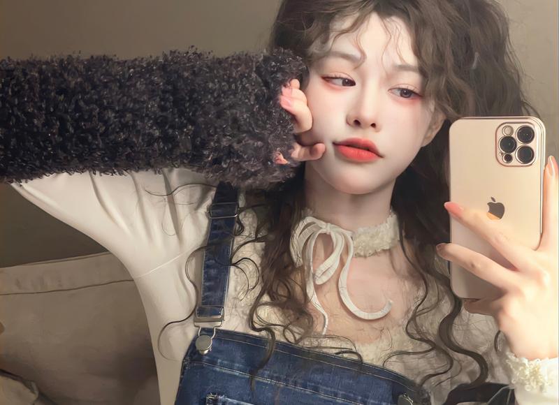 李国庆回应与小30岁助理绯闻，仍未成功离婚，现在还不能有女朋友
