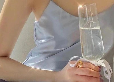 ​男生遇到喜欢的人下意识表现,男生喜欢你的8个表现