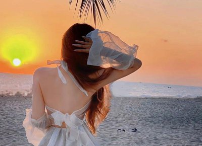 ​怎么试探她喜不喜欢你 女生爱上你的表现