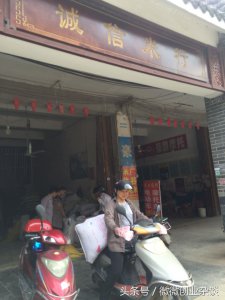 ​中国乡镇街道市场，开家大米加工店，一年的收入非常可观