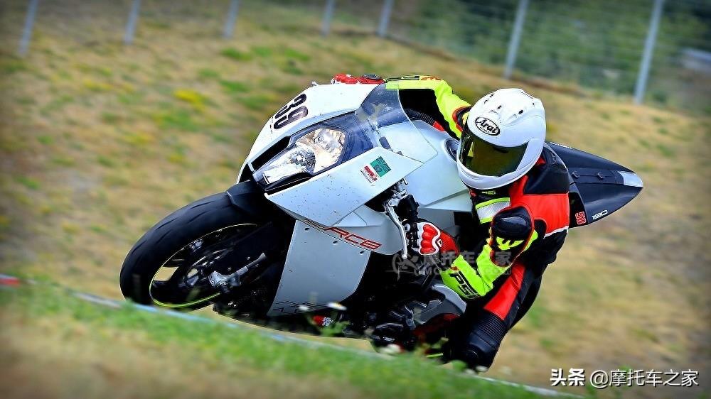 奥地利飞毛腿KTM RC8，人间天堂它都能带你去