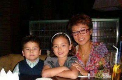 ​爱新觉罗·启笛嫁外国人 要求孩子必须和她讲中文