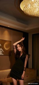 ​娄艺潇高清性感写真