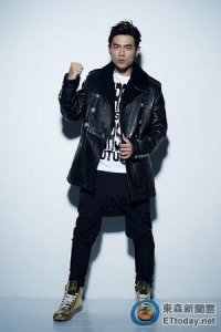 ​周杰伦女儿近照曝光！ 粉丝笑 看后脑杓就知是亲生
