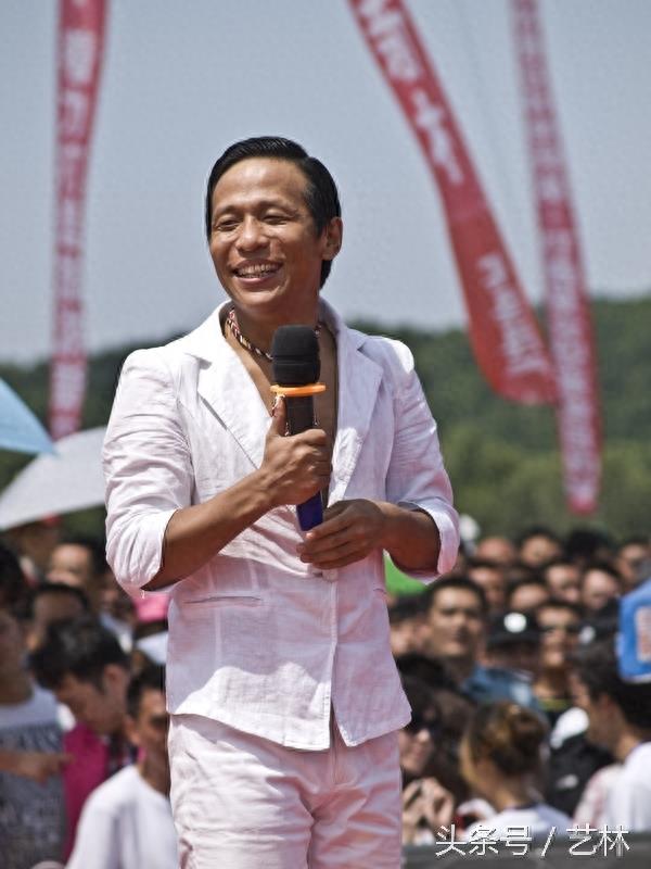 幽默演员宋小宝，表情包大奉送，你能憋住不笑？