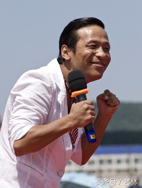 幽默演员宋小宝，表情包大奉送，你能憋住不笑？