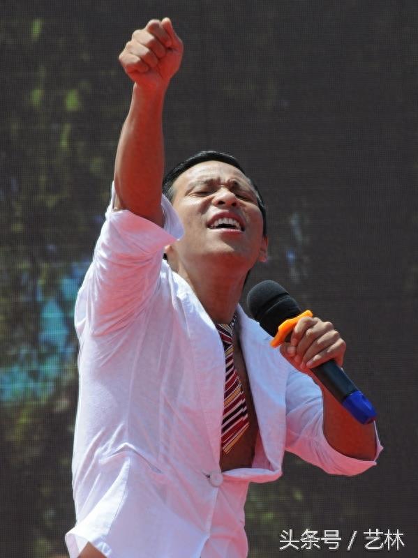 幽默演员宋小宝，表情包大奉送，你能憋住不笑？
