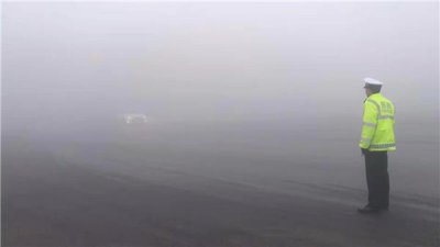 ​路况提醒！受大雾影响，河南多条高速路段实施管制