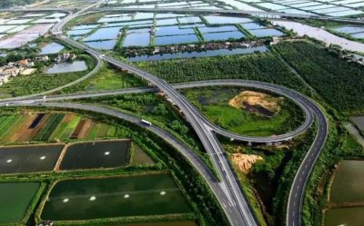 ​湖北这条高速被称为汉宜高速复线，长约222公里，2026年全部建成