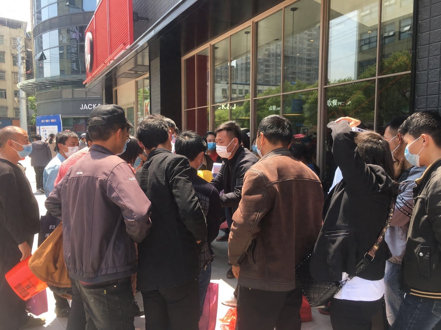 蕲春县2020抗疫情、保复工、促就业、助脱贫专场招聘会