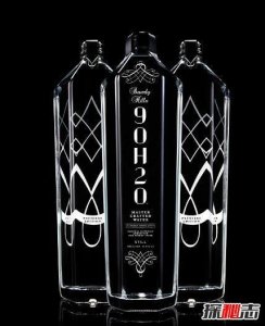 ​世界上最贵的矿泉水，比佛利山庄90H20一瓶68万（镶满钻石）