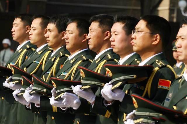 上将配多少警卫(什么级别才可配“警卫员”？)