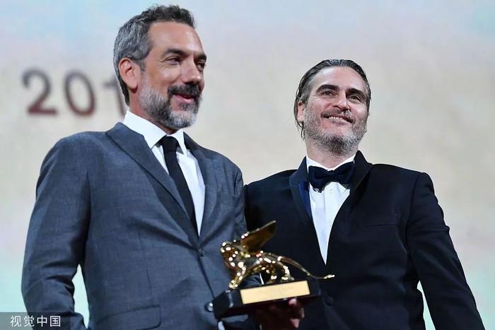 为什么有很多美国人会对《小丑》上映产生恐惧?