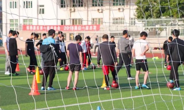 泉州这座山上的学校，除了8个食堂，还有这些鲜为人知的真相……