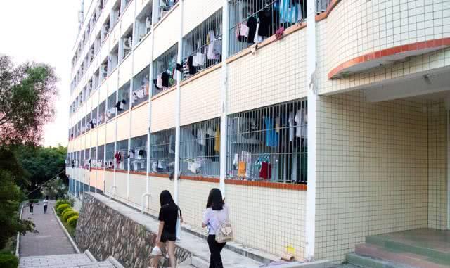 泉州这座山上的学校，除了8个食堂，还有这些鲜为人知的真相……