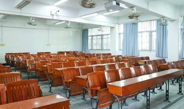 泉州这座山上的学校，除了8个食堂，还有这些鲜为人知的真相……