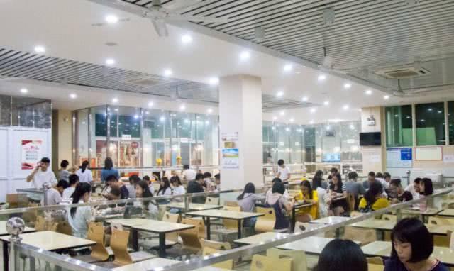 泉州这座山上的学校，除了8个食堂，还有这些鲜为人知的真相……