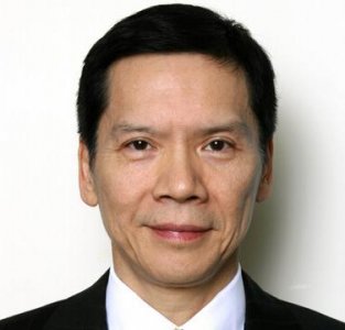 那个曾经在北京夜总会怒扇向华强两耳光的"混混"白航后来怎样了?