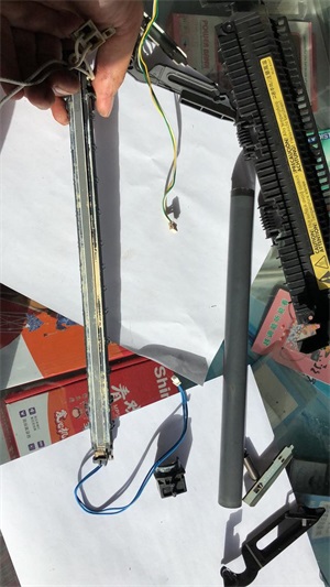 hp惠普1005打印复印一体机拆机定影更换定影膜教程(hp惠普1005打印复印一体机拆机定影更换定影膜教程)(24)