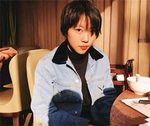 窦靖童周迅公布恋情(网曝窦靖童公开承认同性恋)