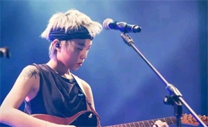 窦靖童周迅公布恋情(网曝窦靖童公开承认同性恋)